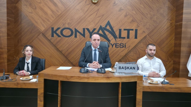 Konyaaltı'nda istifa krizi
